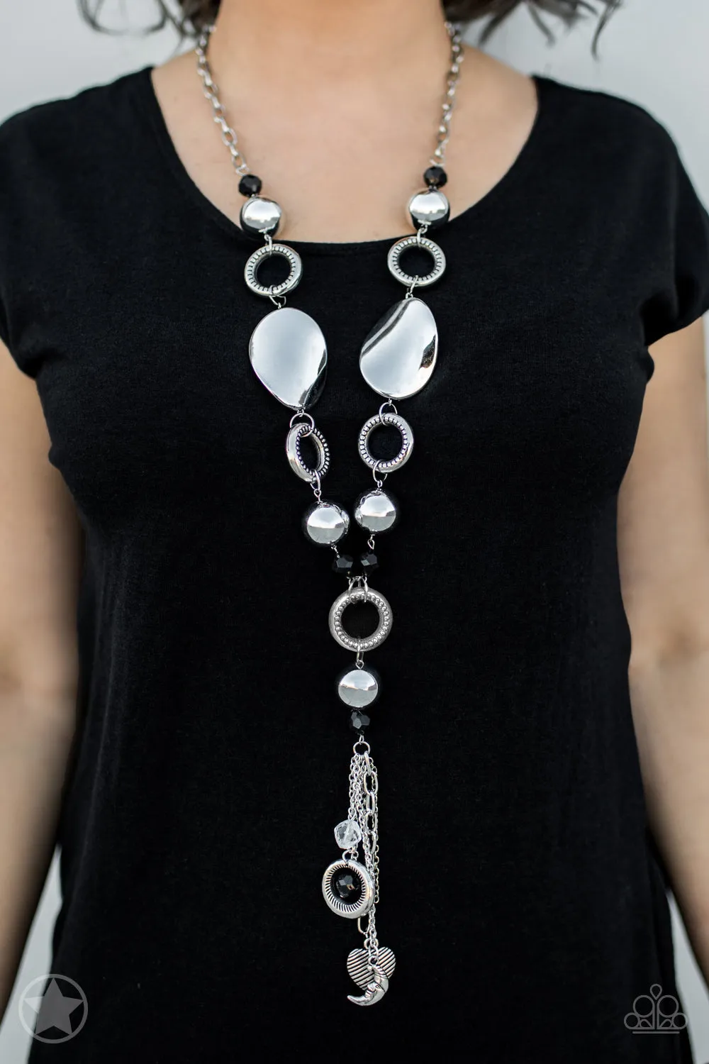 Paparazzi Accessories  - Total Eclipse Of the Heart Black Necklace